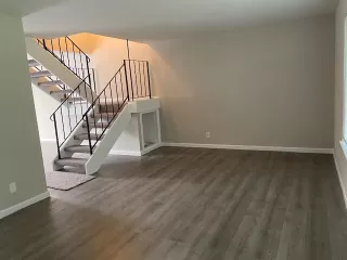 Photo #5: 20053928 Listing