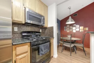 Photo #1: 20053942 Listing 