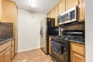 Photo #3: 20053942 Listing 