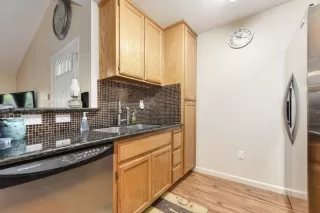 Photo #5: 20053942 Listing 