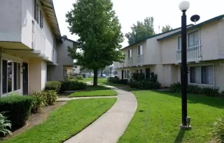 Photo #4: 20053950 Listing