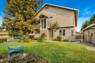 Photo #2: 20053977 Listing