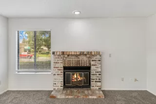 Photo #6: 20053977 Listing