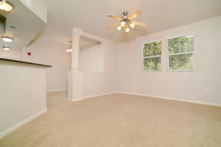 Photo #5: 20053979 Listing
