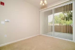 Photo #6: 20053979 Listing
