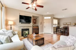 Photo #6: 20053980 Listing