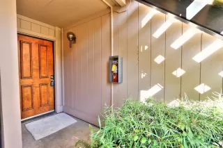 Photo #1: 20053983 Listing 