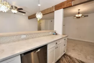 Photo #5: 20053983 Listing 