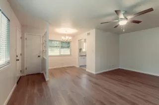 Photo #1: 20054053 Listing 