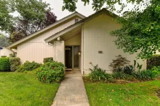 Photo #2: 20054092 Listing