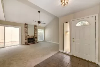 Photo #4: 20054092 Listing