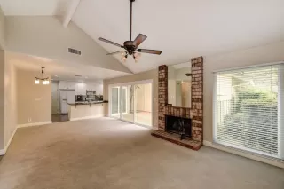 Photo #5: 20054092 Listing