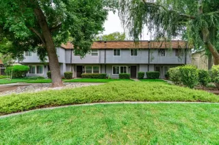 Photo #5: 20054127 Listing