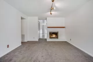 Photo #4: 20054142 Listing