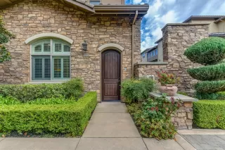 Photo #1: 20054172 Listing 