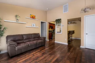 Photo #1: 20054346 Listing