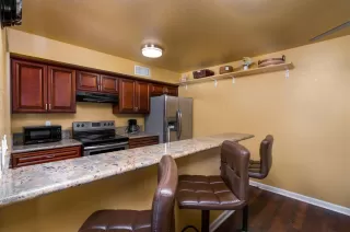 Photo #4: 20054346 Listing