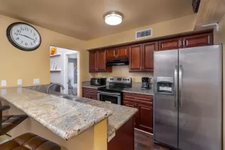 Photo #5: 20054346 Listing