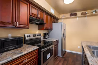 Photo #6: 20054346 Listing