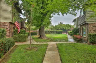 Photo #2: 20054425 Listing