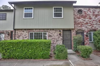 Photo #4: 20054425 Listing