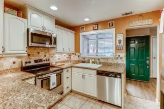 Photo #2: 20054539 Listing