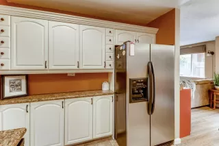 Photo #4: 20054539 Listing