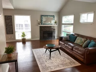 Photo #3: 20054602 Listing