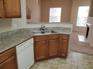 Photo #5: 20054604 Listing 