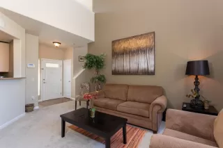 Photo #4: 20054629 Listing