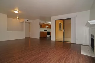 Photo #5: 20054640 Listing