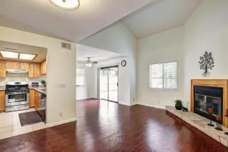 Photo #6: 20054887 Listing 