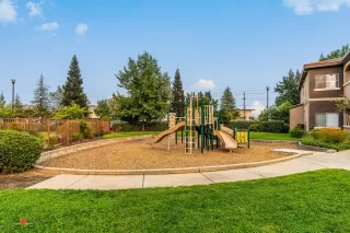 Photo #1: 20054993 Listing 