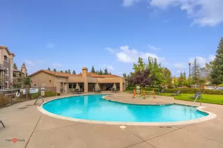 Photo #2: 20054993 Listing 