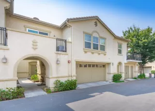 Photo #1: 20055018 Listing