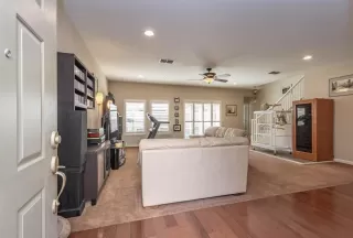 Photo #4: 20055018 Listing