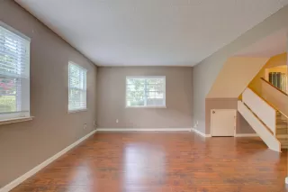 Photo #3: 20055320 Listing