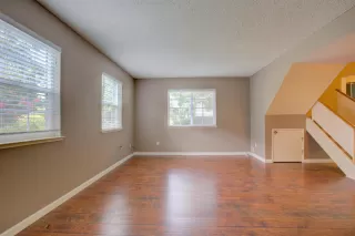 Photo #4: 20055320 Listing