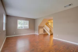 Photo #5: 20055320 Listing