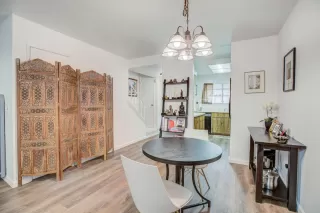 Photo #5: 20055567 Listing