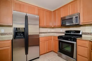 Photo #1: 20055670 Listing 