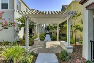 Photo #1: 20055839 Listing 
