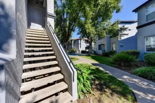 Photo #5: 20055931 Listing 