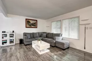 Photo #3: 20056097 Listing