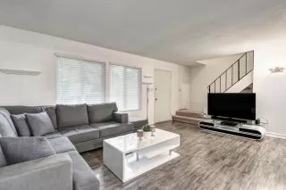 Photo #4: 20056097 Listing