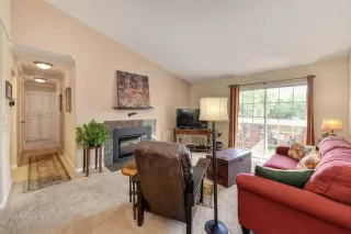 Photo #6: 20056322 Listing