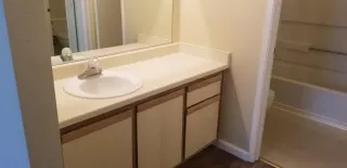 Photo #5: 20056371 Listing