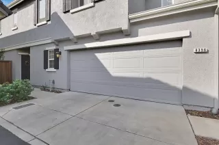 Photo #1: 20056413 Listing 