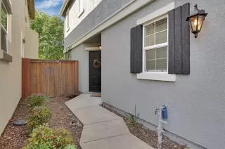 Photo #2: 20056413 Listing 