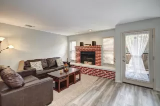 Photo #4: 20056455 Listing 
